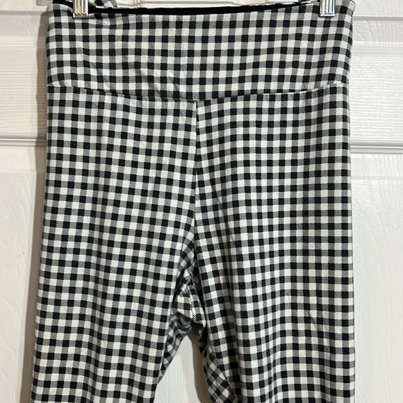 Kim Rogers Curvy Black & White plaid leggings/lounging pants - Size 1x - Picture 2 of 5
